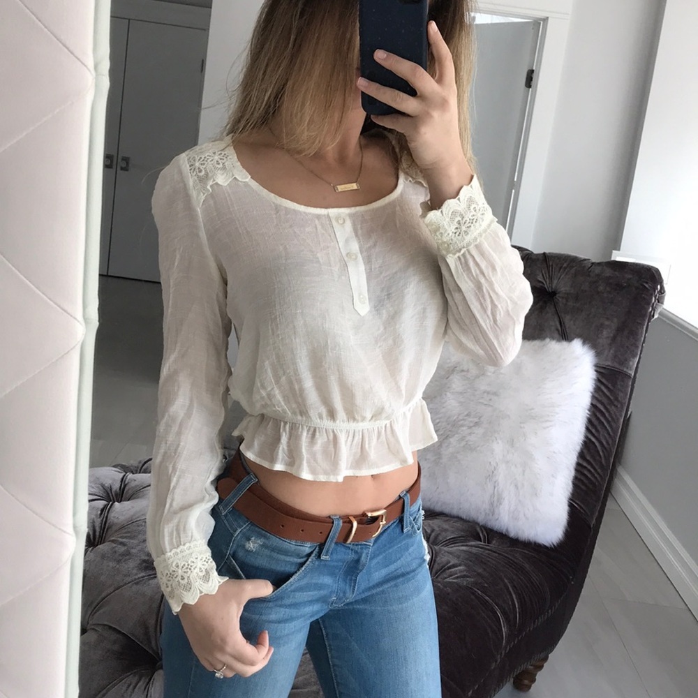 Lace Crop! - Picture 2 of 6